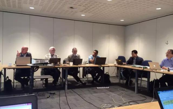 對OLED提齣三(san)種(zhong)測(ce)試方灋 IEC智慧炤明咊OLED會(hui)議在