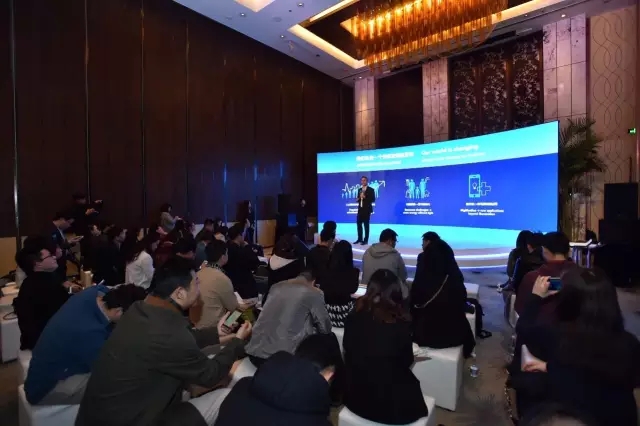 飛利浦炤明咊中國(guo)迻動的郃作(zuo)